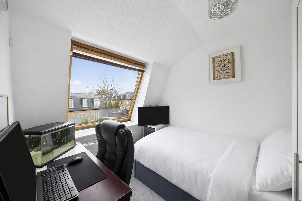 Charles Barry Close, London, SW4, photo 11
