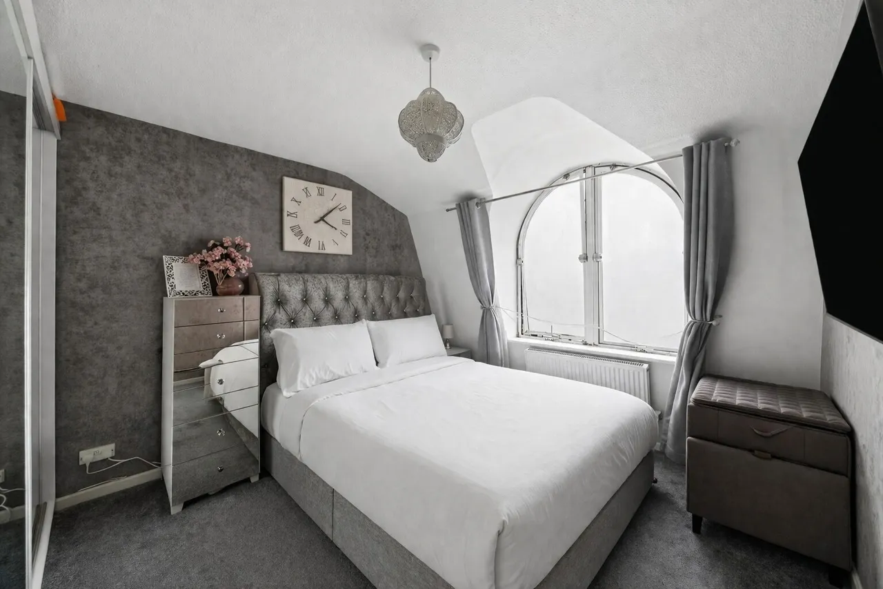Charles Barry Close, London, SW4, photo 6