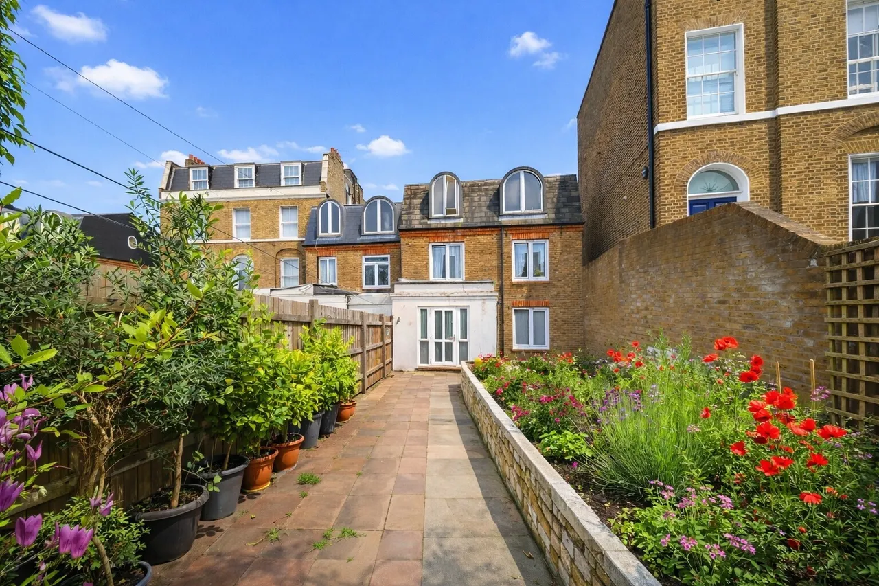 5 bed house for sale, Charles Barry Close, London, SW4