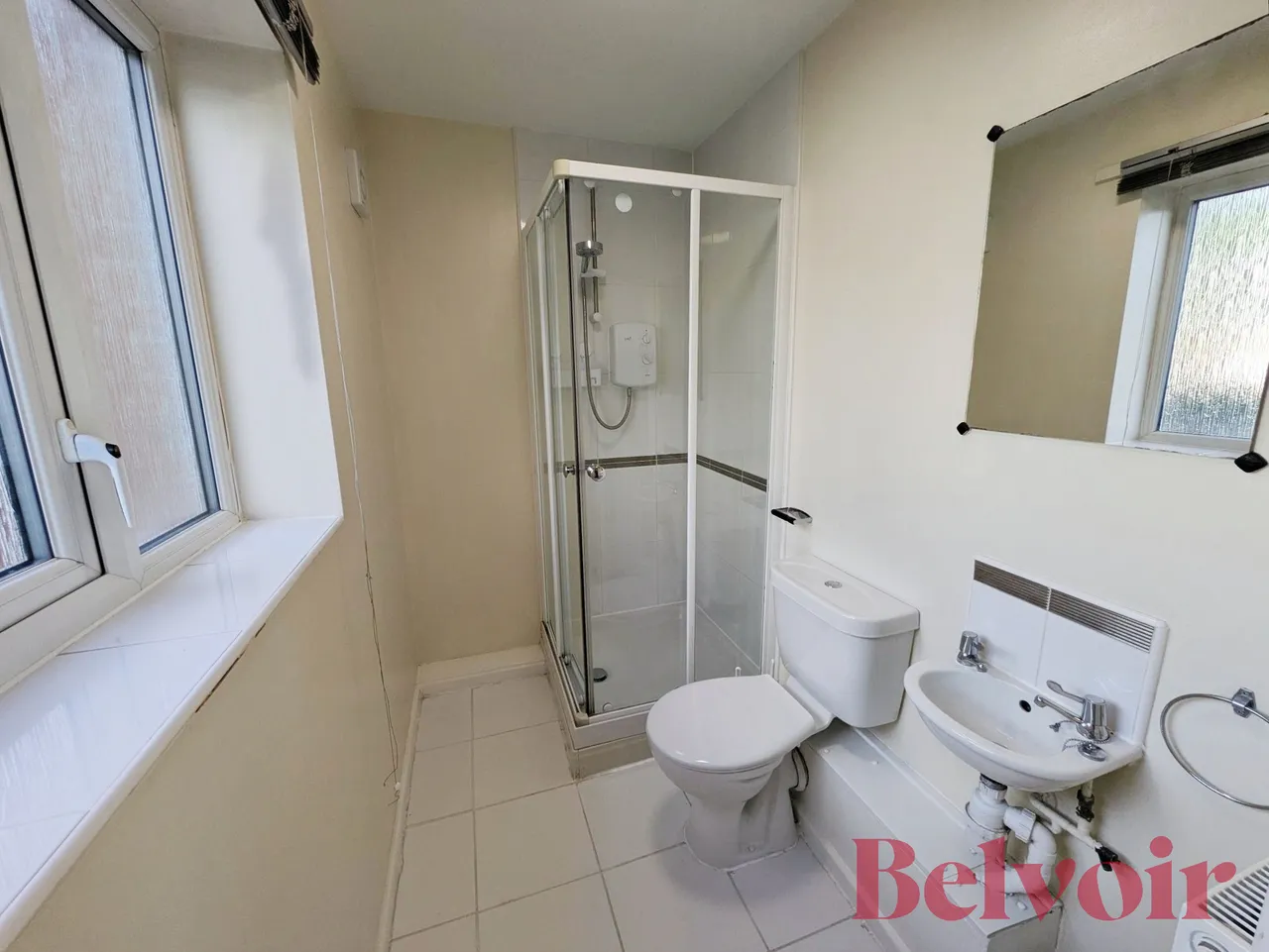 3 bed house to rent, Bedrooms at Comet Avenue, Knutton, ST5