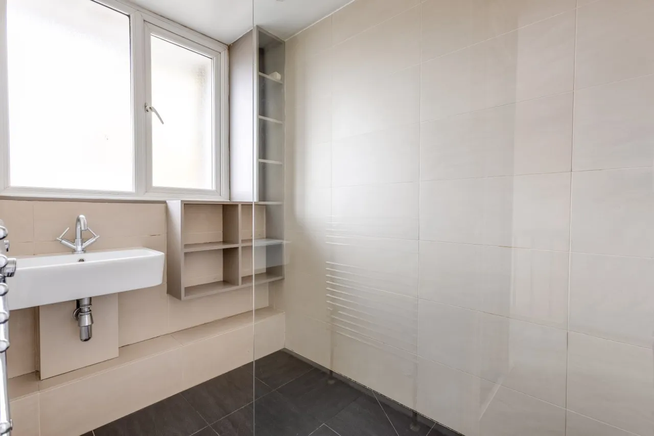 Shoreham Close, London, SW18, photo 8