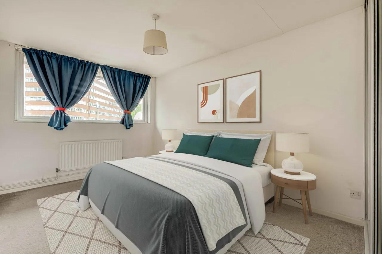 Shoreham Close, London, SW18, photo 3