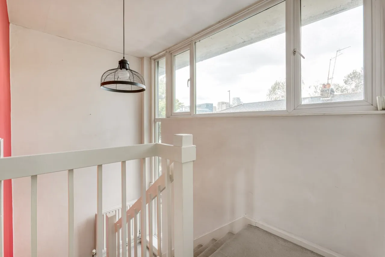 Shoreham Close, London, SW18, photo 7