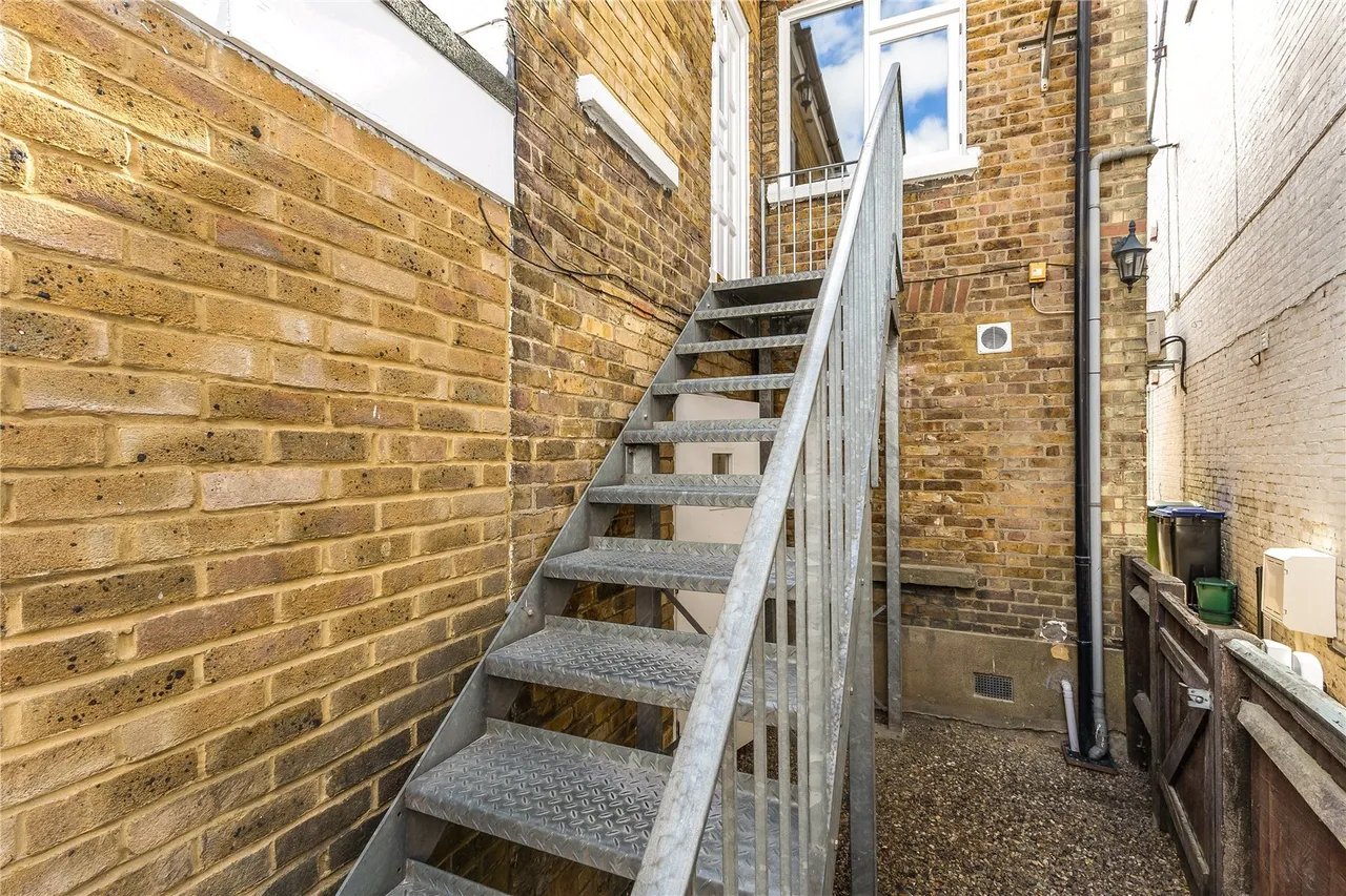 Baker Street, Weybridge, Surrey, KT13, photo 12