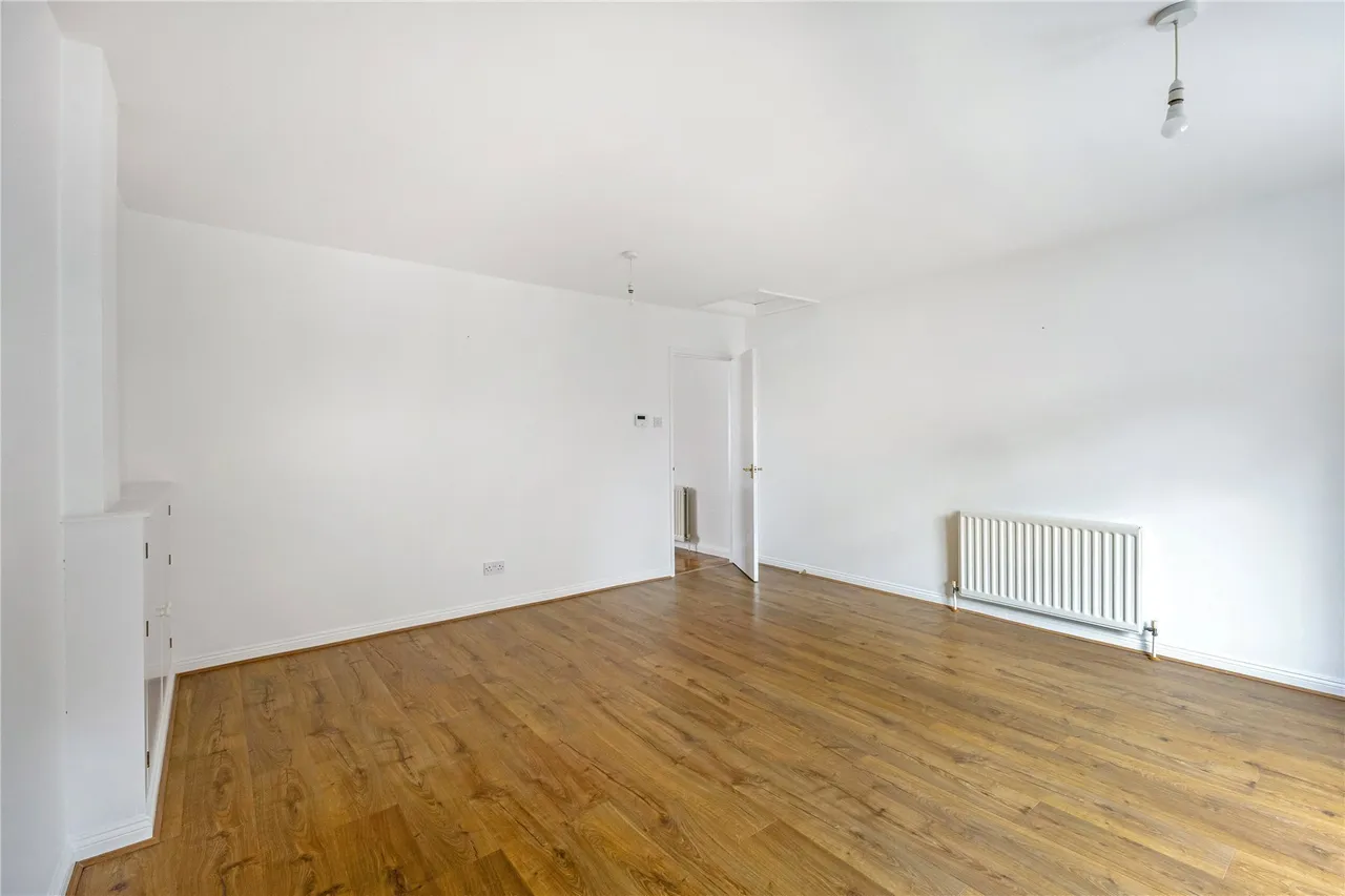 Baker Street, Weybridge, Surrey, KT13, photo 5
