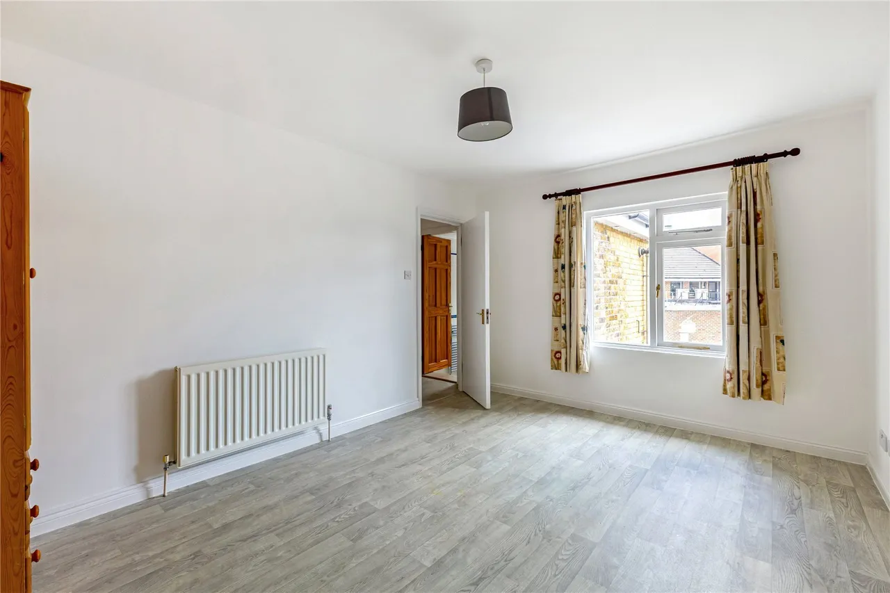 Baker Street, Weybridge, Surrey, KT13, photo 11