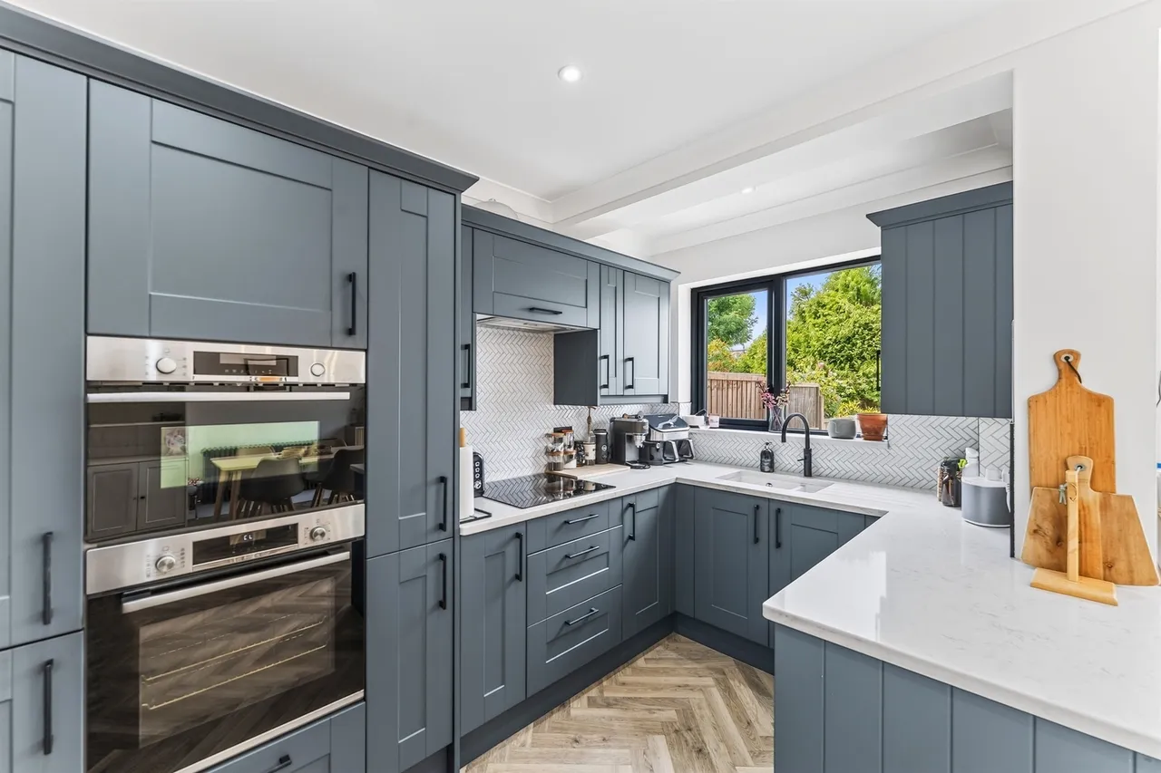Dudley Drive, Morden, SM4, photo 13