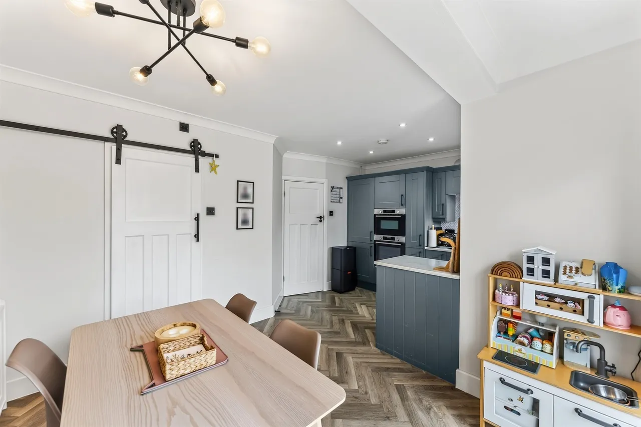 Dudley Drive, Morden, SM4, photo 18