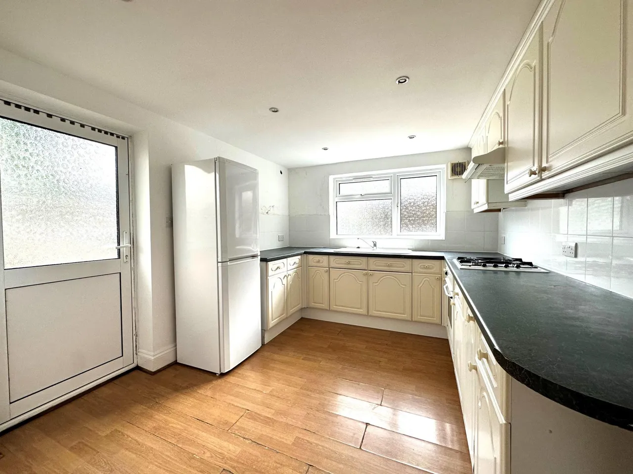 Victoria Road, Aldershot, GU11, photo 2