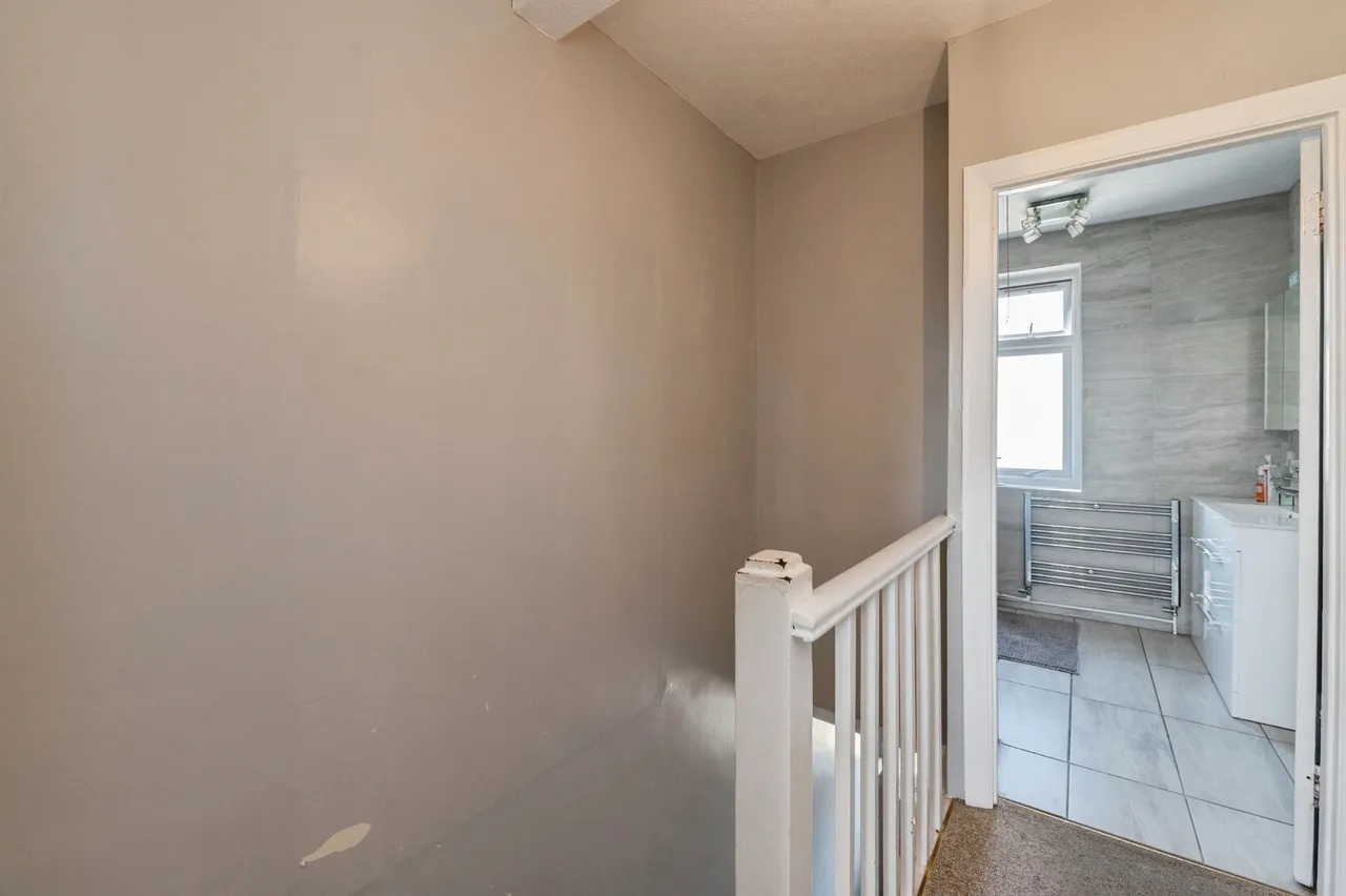 Oxford Avenue, Grays, RM16, photo 15