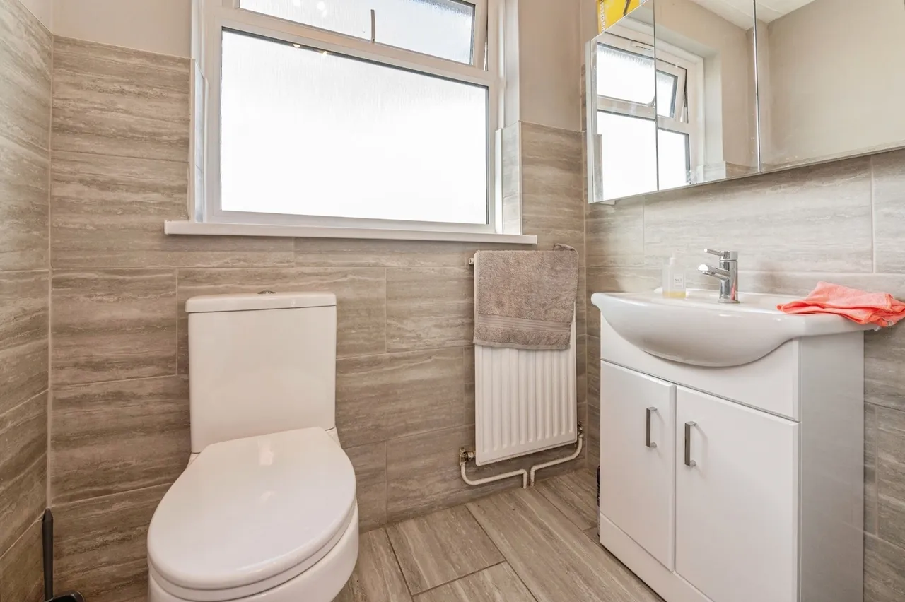 Oxford Avenue, Grays, RM16, photo 18