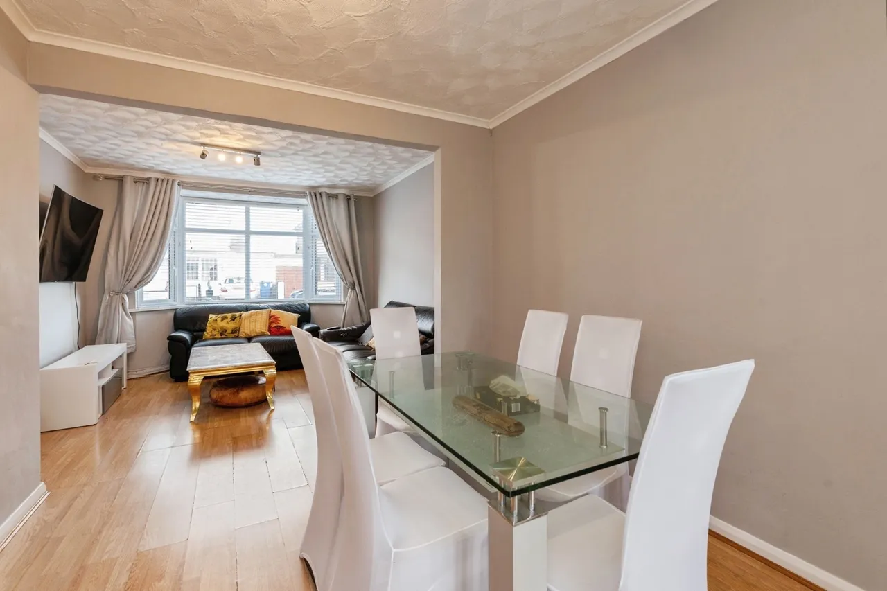 Oxford Avenue, Grays, RM16, photo 13
