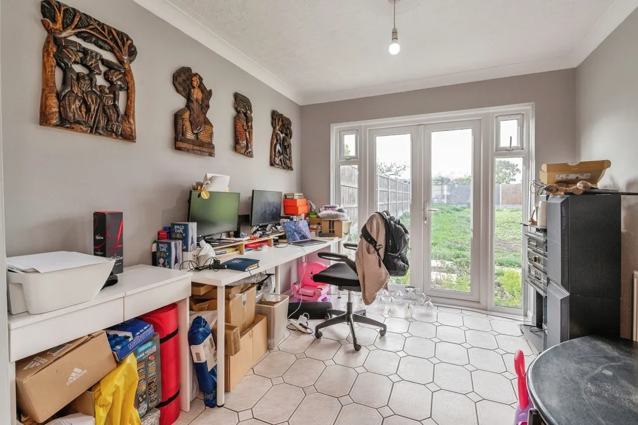 Oxford Avenue, Grays, RM16, photo 14