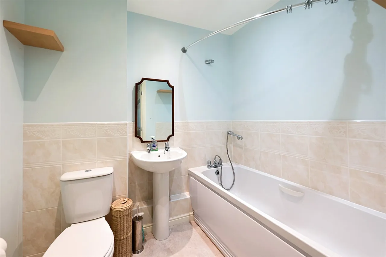 Crookham Road, Fleet, Hampshire, GU51 5TB, photo 9