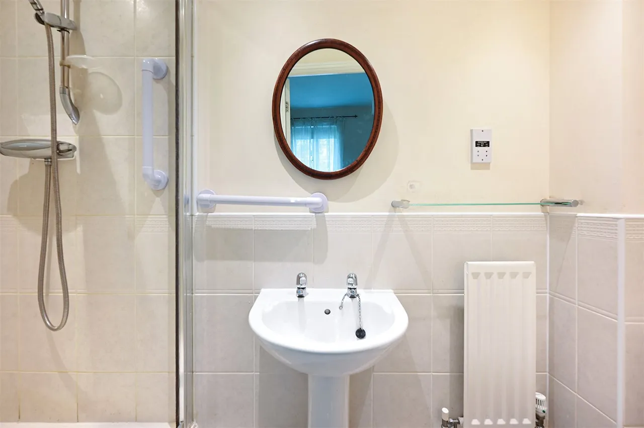 Crookham Road, Fleet, Hampshire, GU51 5TB, photo 7