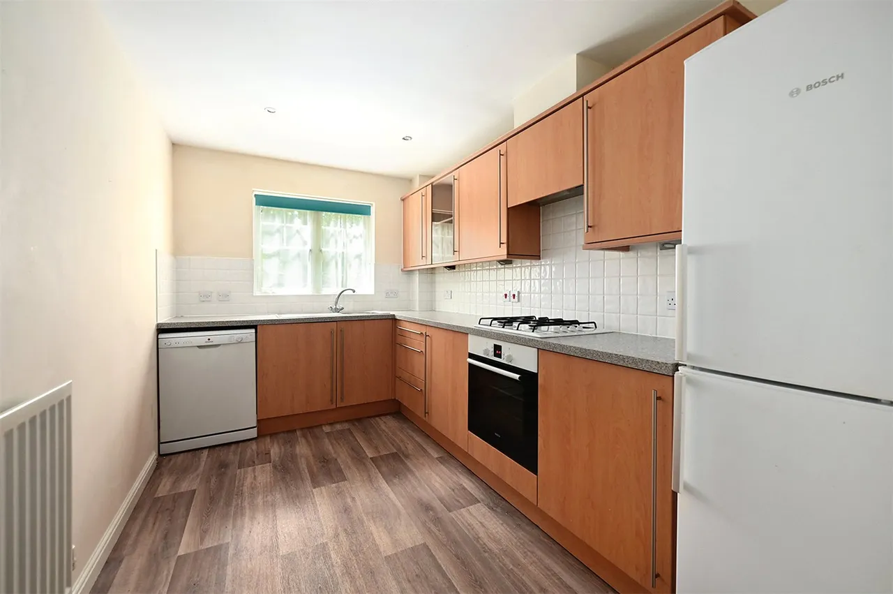 Crookham Road, Fleet, Hampshire, GU51 5TB, photo 2