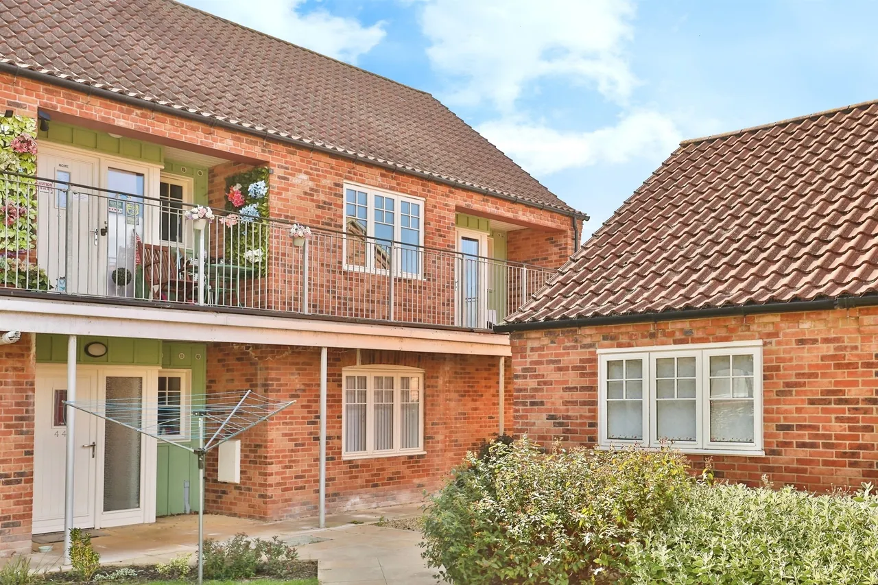 1 bed flat for sale — York Place, Dereham