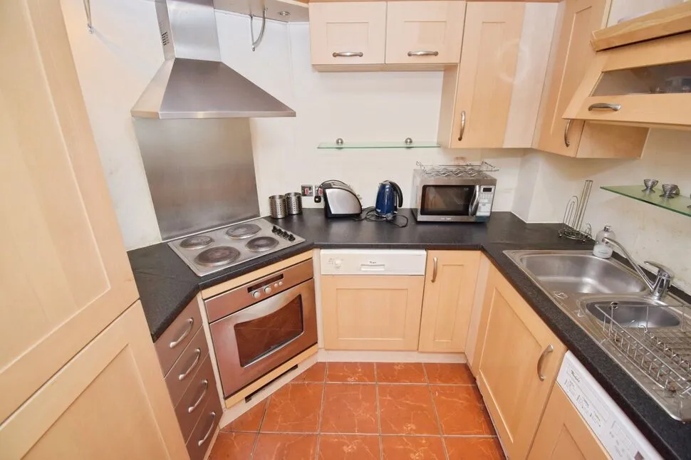 Manor House Drive, Coventry, CV1, photo 2