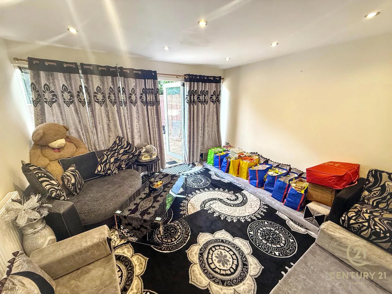 Hubbards Close, Hillingdon, UB8, photo 5