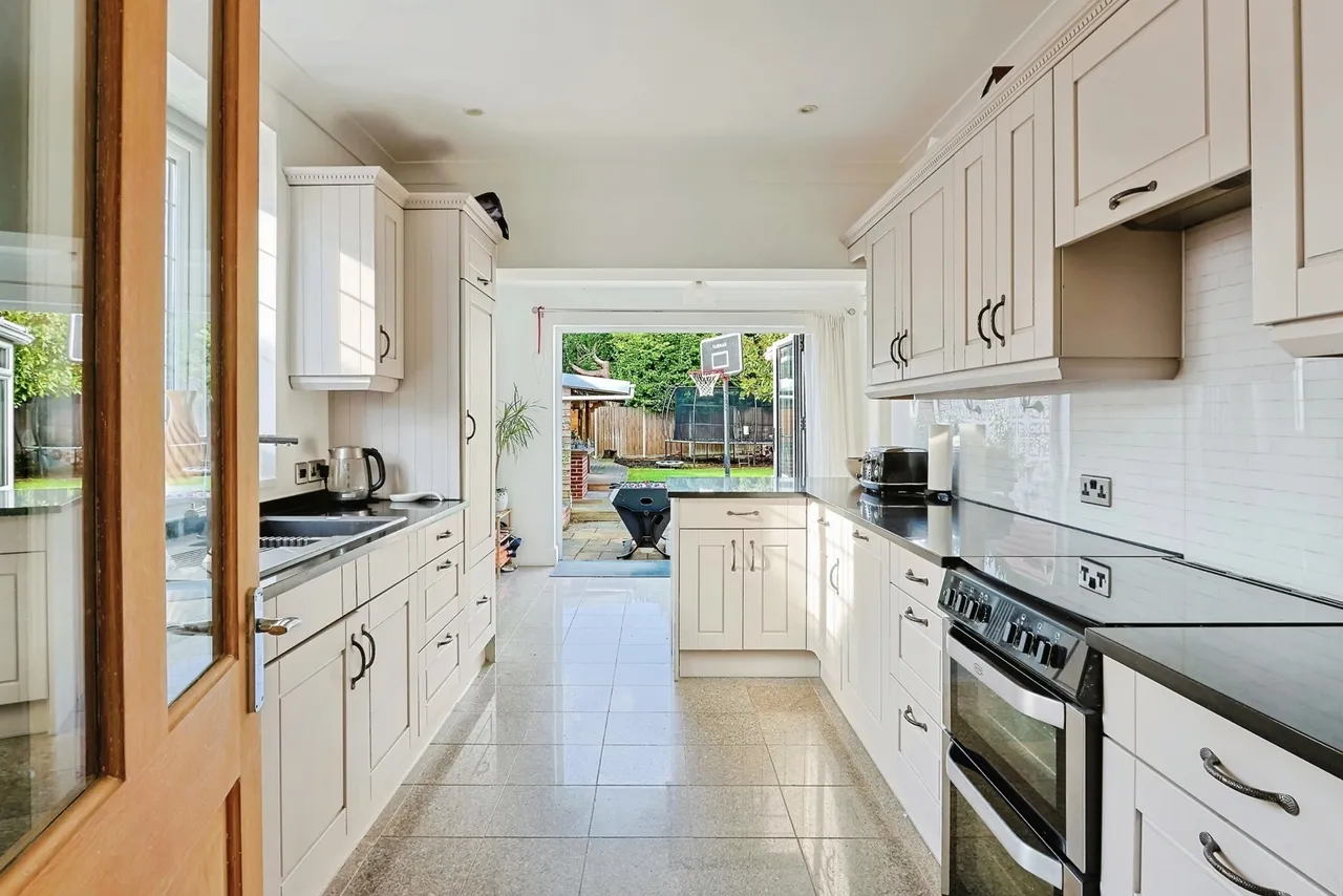 New Road, Northbourne, BH10, photo 6