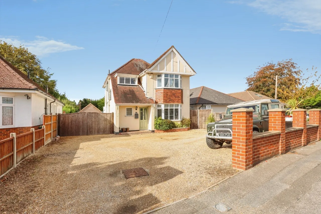 4 bed house for sale, New Road, Northbourne, BH10