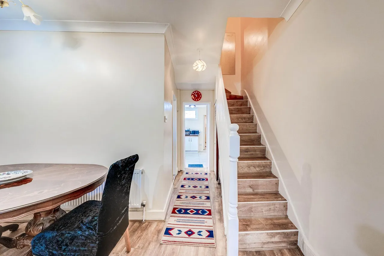Cemetery Road, London, E7, photo 10