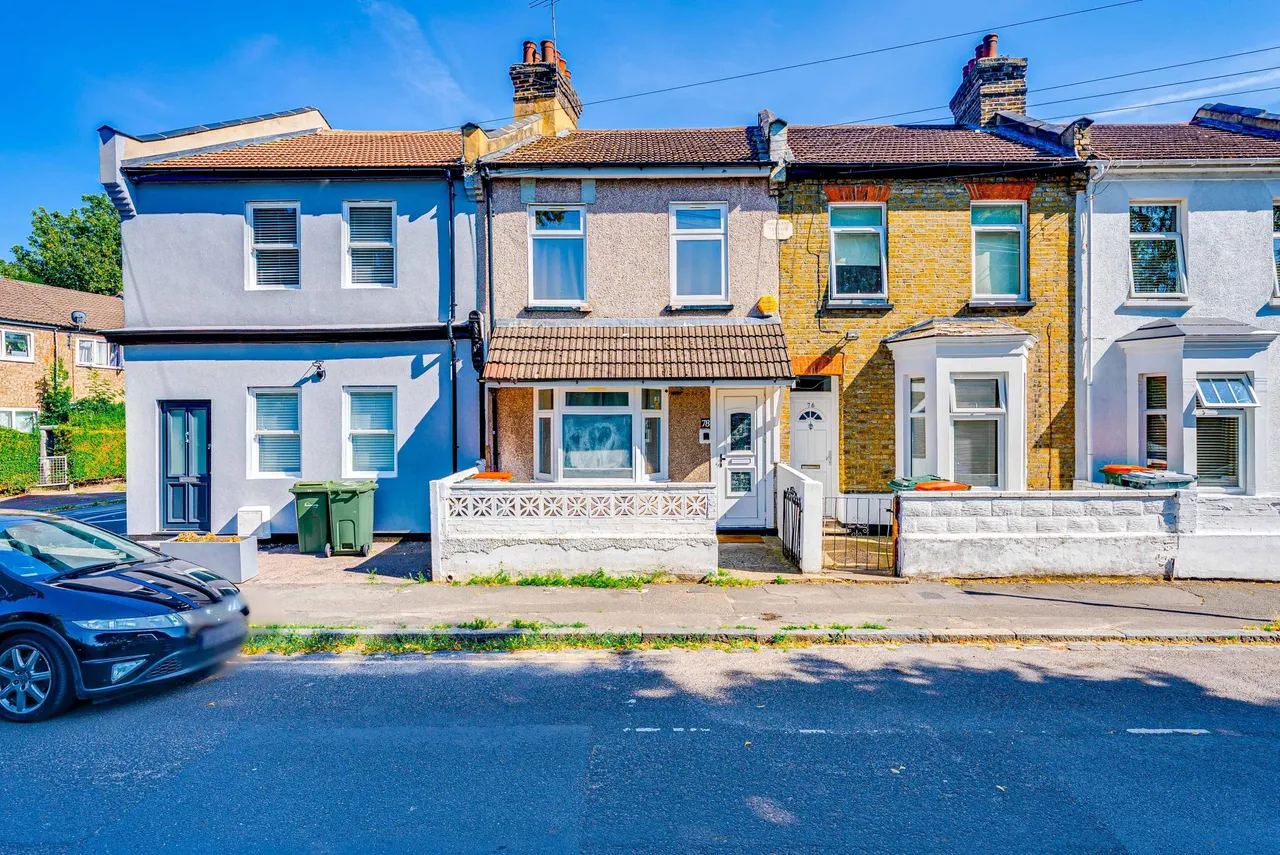 Cemetery Road, London, E7, photo 4