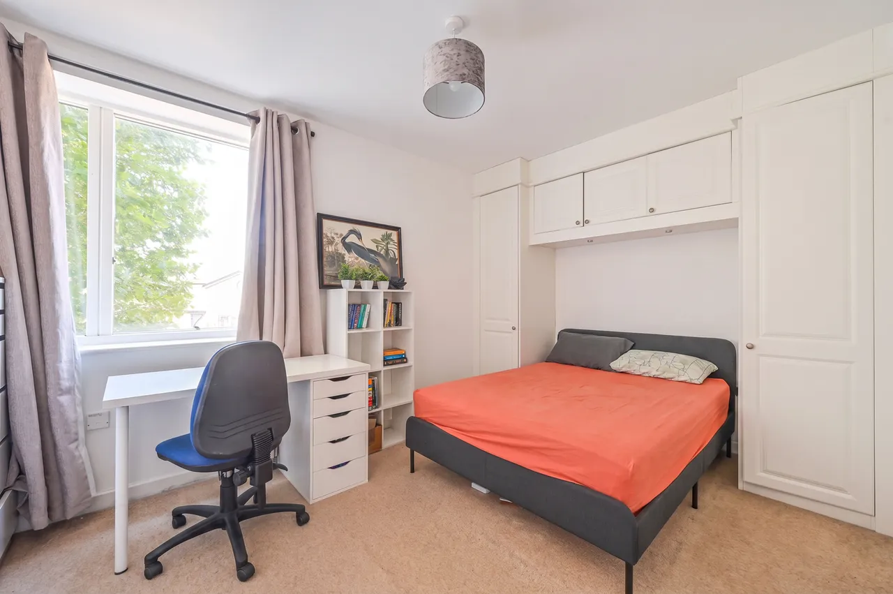 Flat 202, Frederic Court, London, photo 5