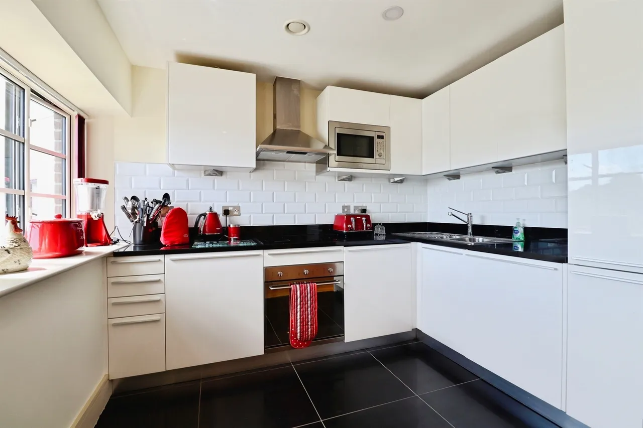 Hayes Road, Penarth, CF64, photo 8