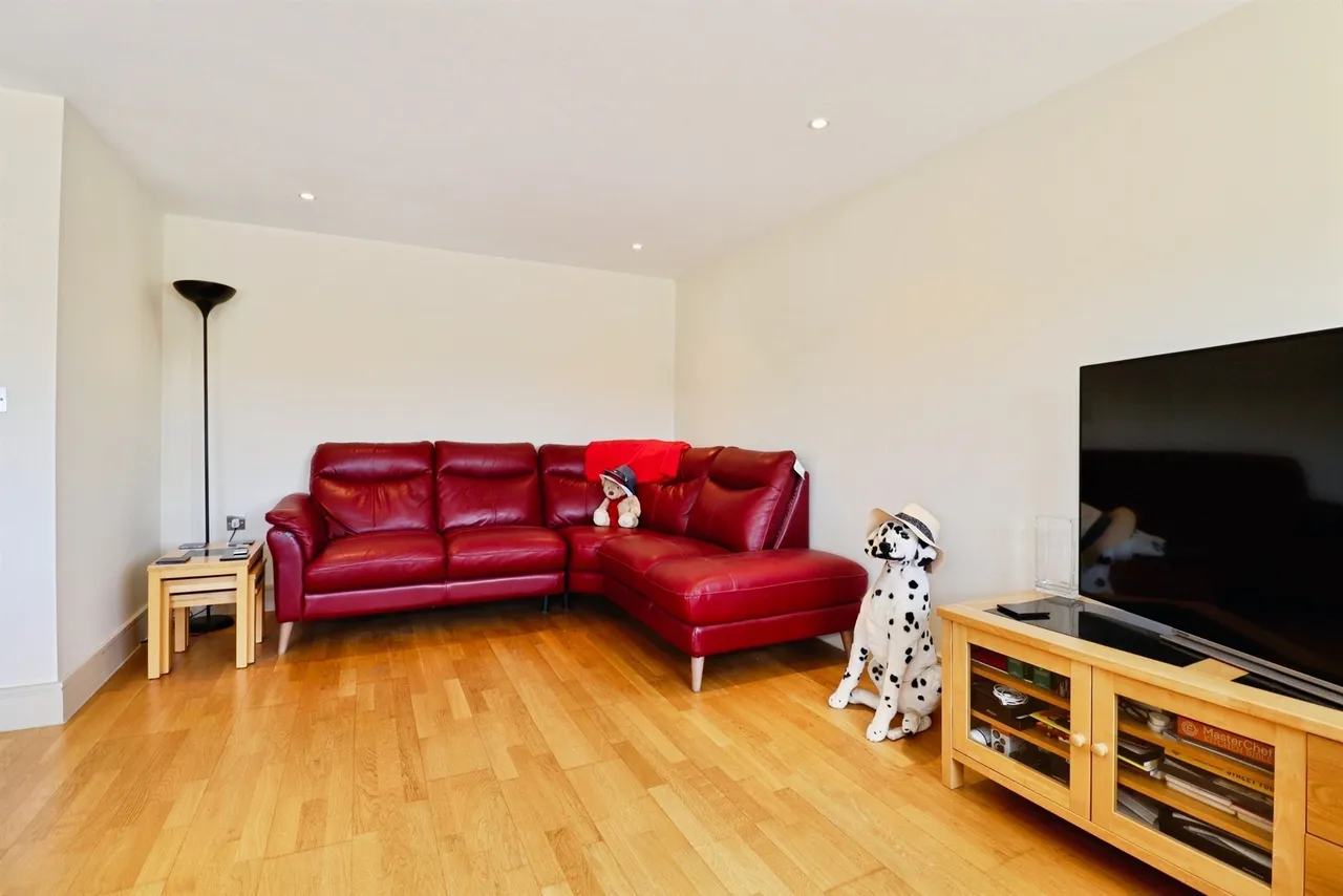 Hayes Road, Penarth, CF64, photo 4