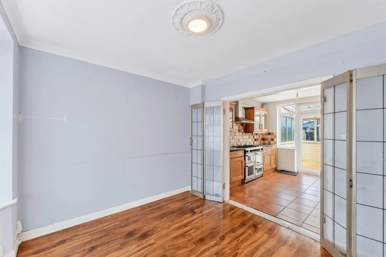 Kingsbridge Road, Morden, photo 9