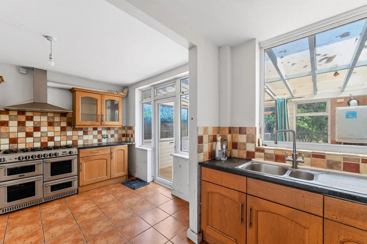 Kingsbridge Road, Morden, photo 5