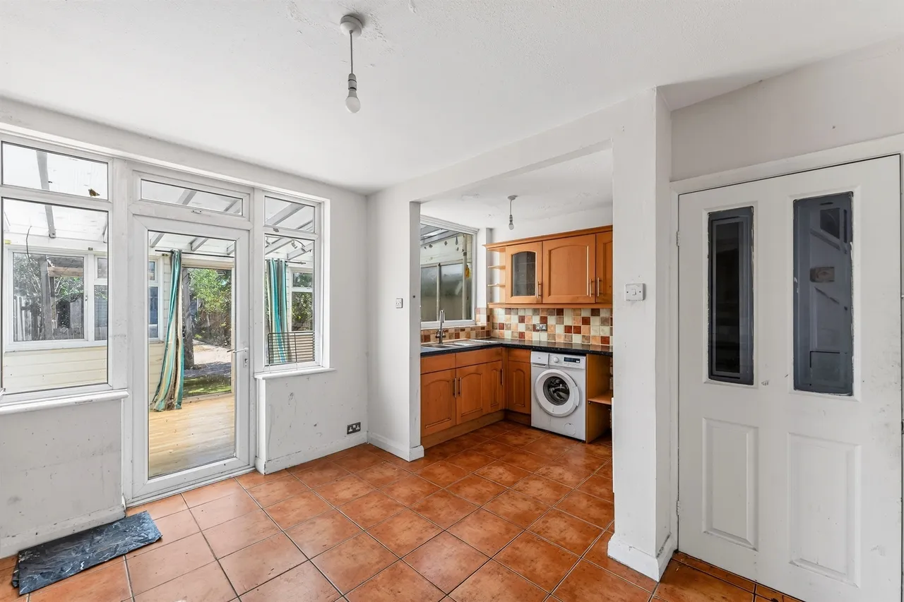 Kingsbridge Road, Morden, photo 3