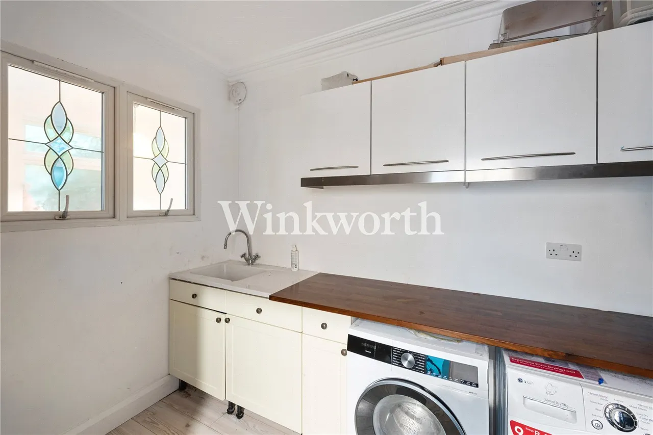 Old Park Road, London, N13, photo 12