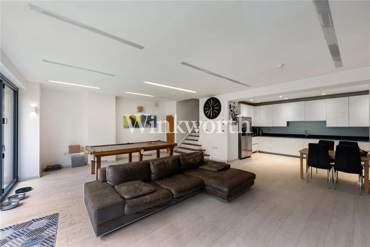 Old Park Road, London, N13, photo 5