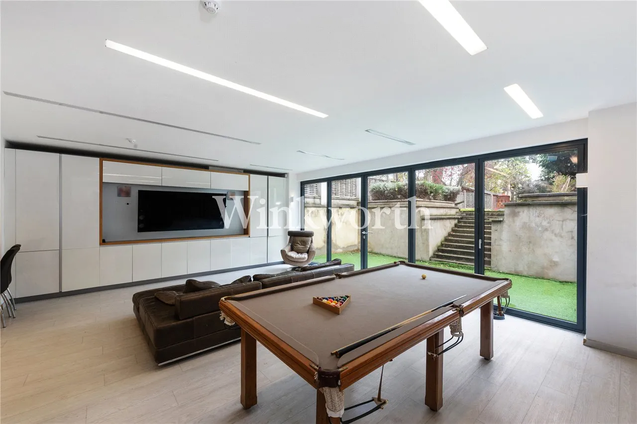 Old Park Road, London, N13, photo 3