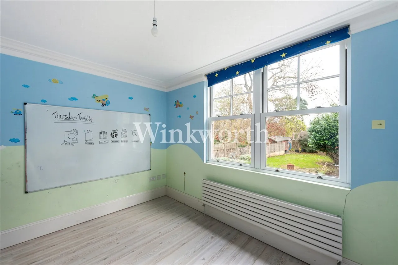 Old Park Road, London, N13, photo 10