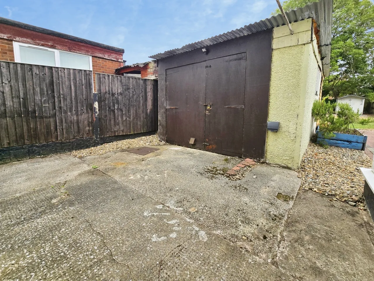 Maple Grove, Hoole, CH2, photo 14