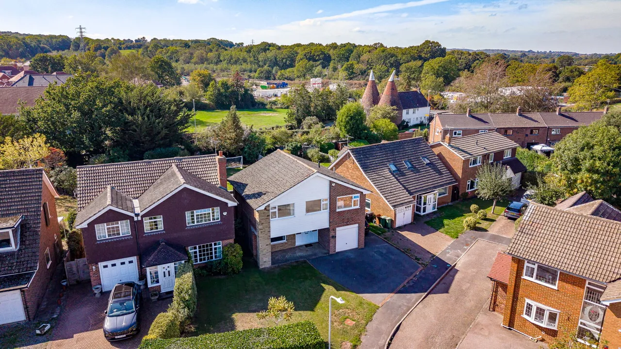 The Greenways, Paddock Wood, TN12, photo 2