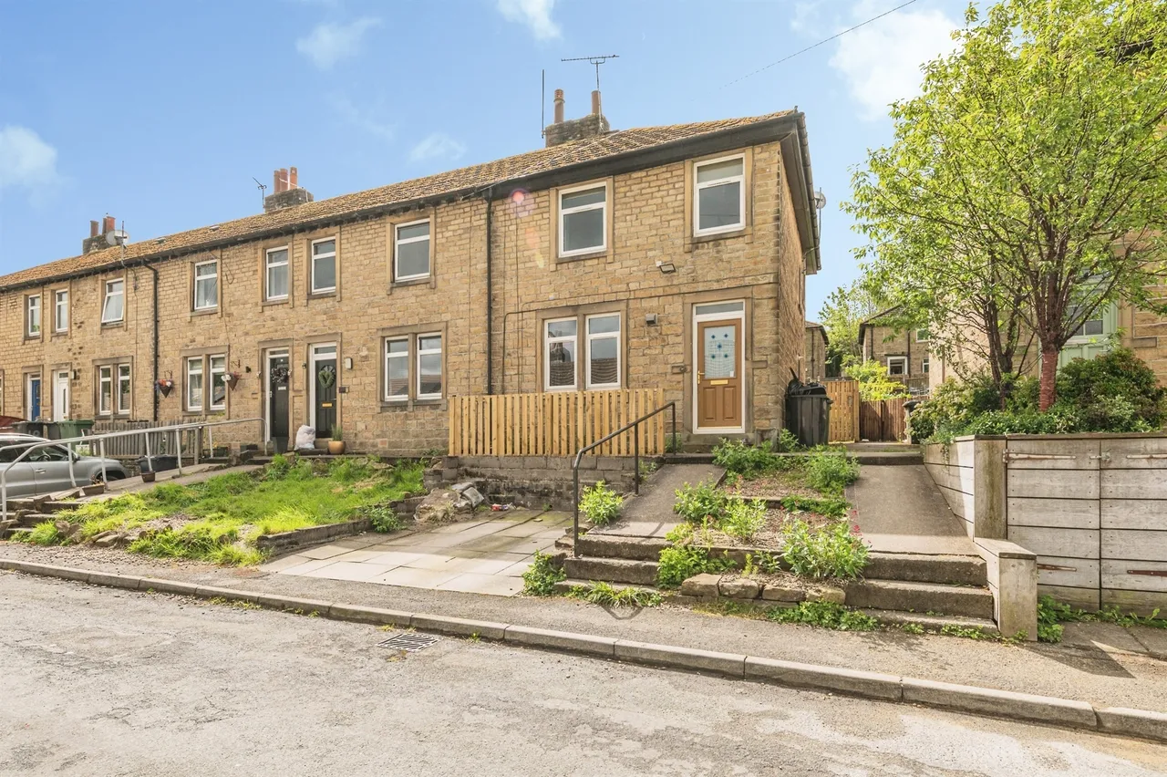 Elm Avenue, Thongsbridge, Holmfirth, photo 9