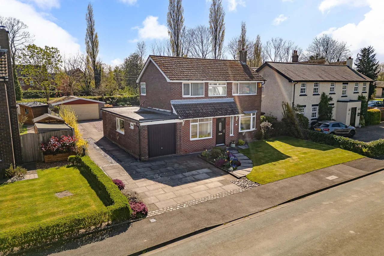 4 bed house for sale — Clifton Avenue, Culcheth, Warrington, Warrington, WA3 4PD