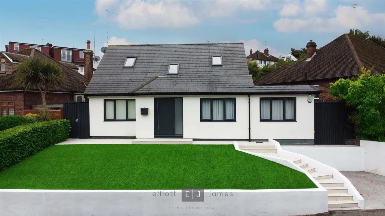 3 bed house to rent, Marjorams Avenue, Loughton, IG10
