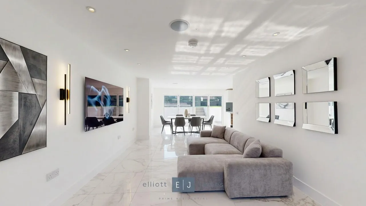 Marjorams Avenue, Loughton, IG10, photo 6
