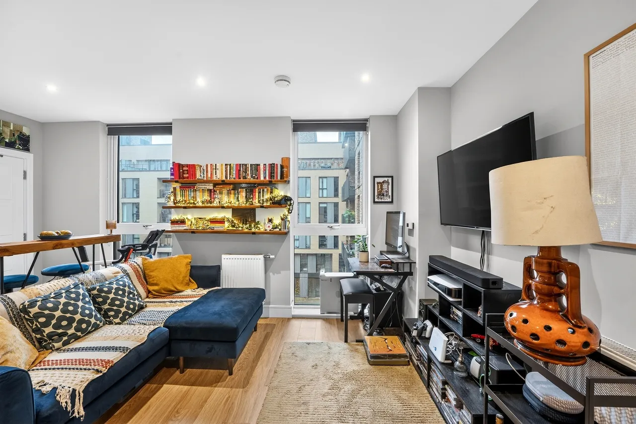 1 bed flat for sale — Summerstown, London