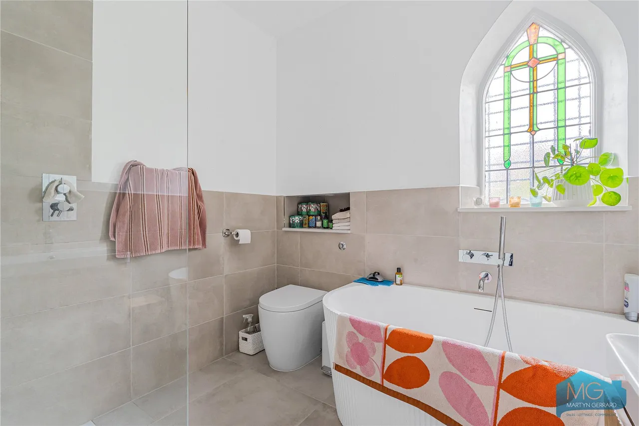 Hutton Grove, North Finchley, N12, photo 9