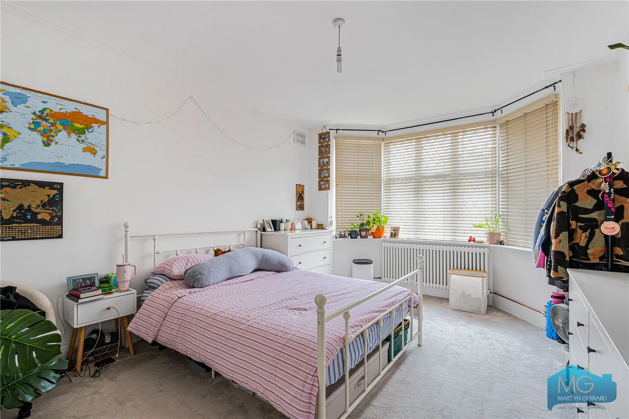 Hutton Grove, North Finchley, N12, photo 7