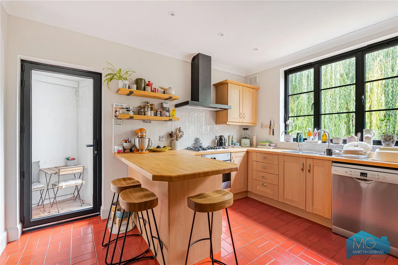 Hutton Grove, North Finchley, N12, photo 5
