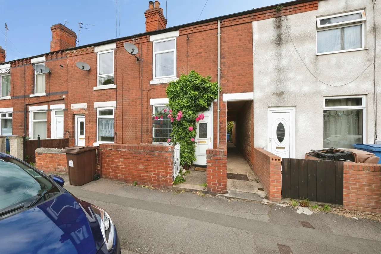 2 bed house for sale — Sandy Lane, Worksop