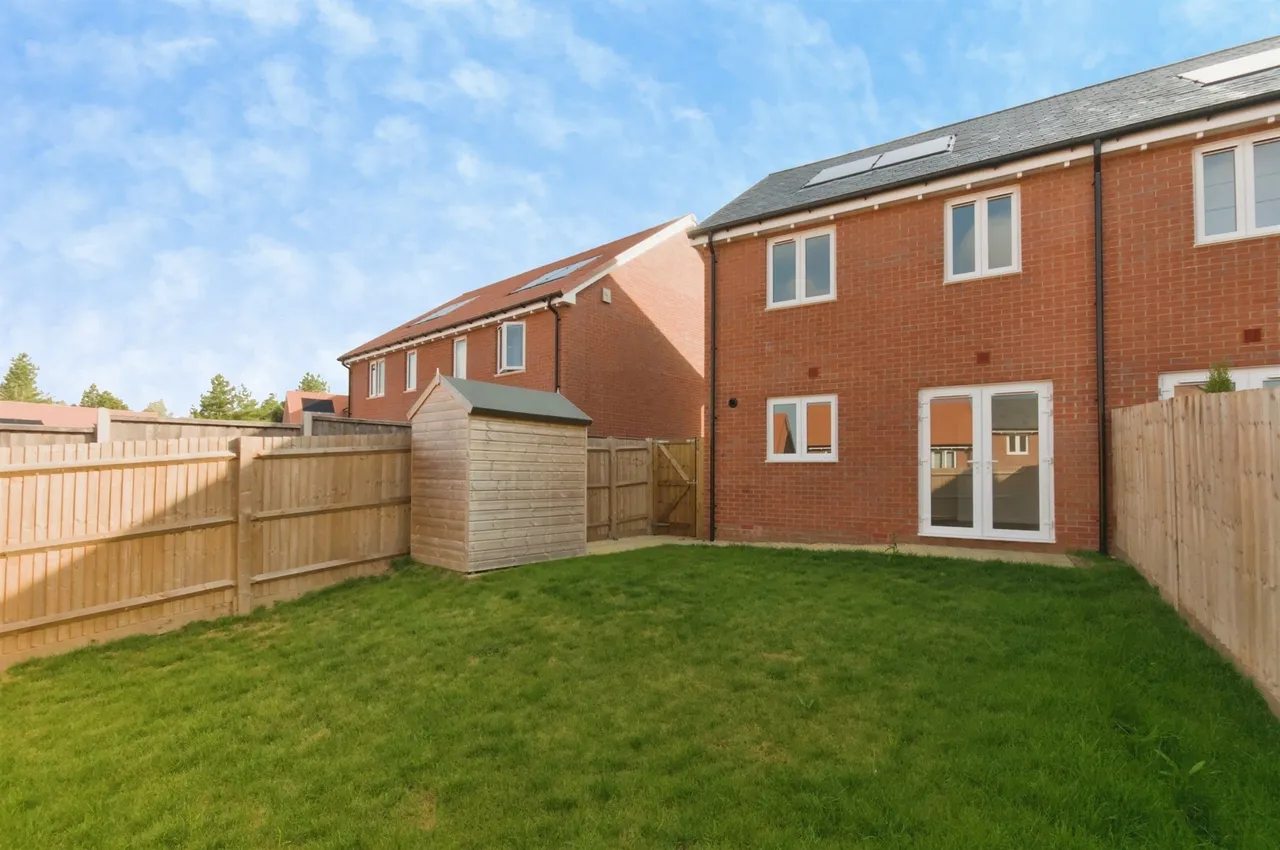 Barber Gardens, Stone Cross, BN24, photo 8
