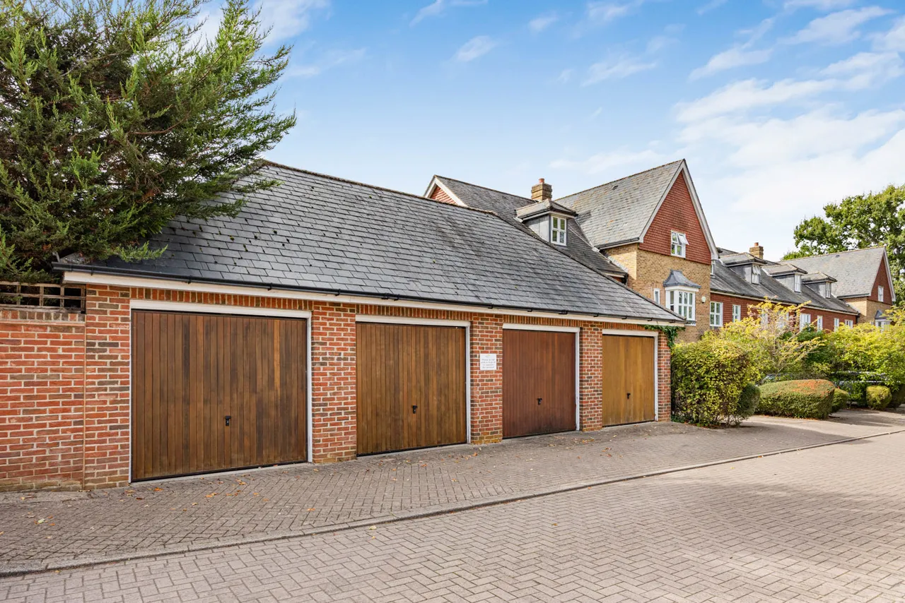 Highgrove Avenue, Ascot, SL5, photo 23